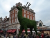 Rentier aus Plastik vor Covent Garden