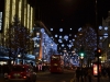 New Oxford Street vor Weihnachten bei Nacht