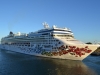 die NCL Norwegian GEM zieht an uns vorbei