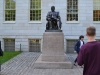 Statue von John Harvard