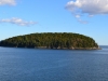 Blick auf das Wasser und den Berg