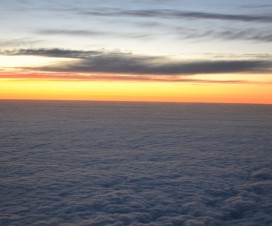 Blick aus dem Flugzeug Fenster