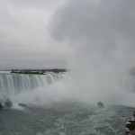 Aufsteigends Wasser an den Niagara Fällen