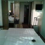 Blick auf Bad im Zimmer 2105 Park Inn by Radisson Berlin Alexander Platz