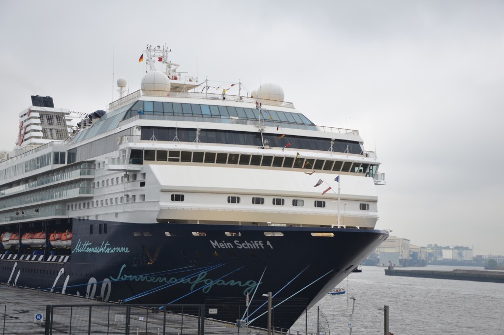 Mein Schiff 1 im Hamburger Hafen