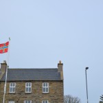 Flagge der Orkney Inseln im Wind