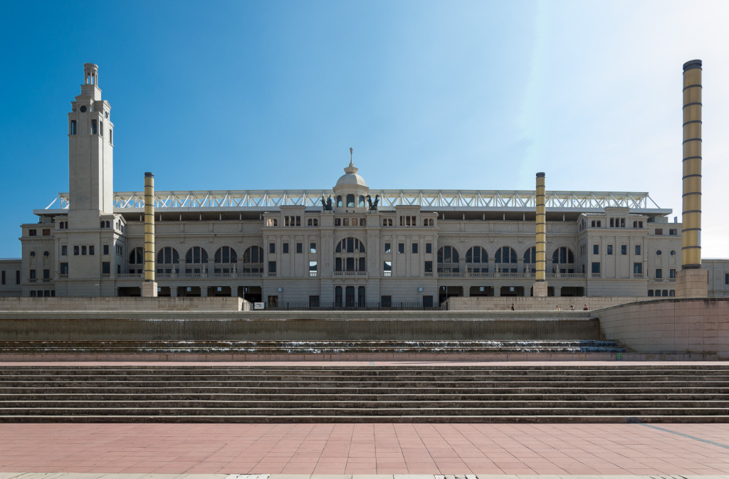 Olympiastadion Barcelona von außen