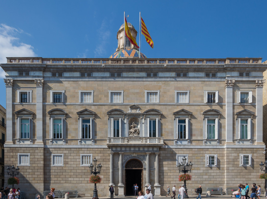 Barcelona Spanische und Katalanische Flagge