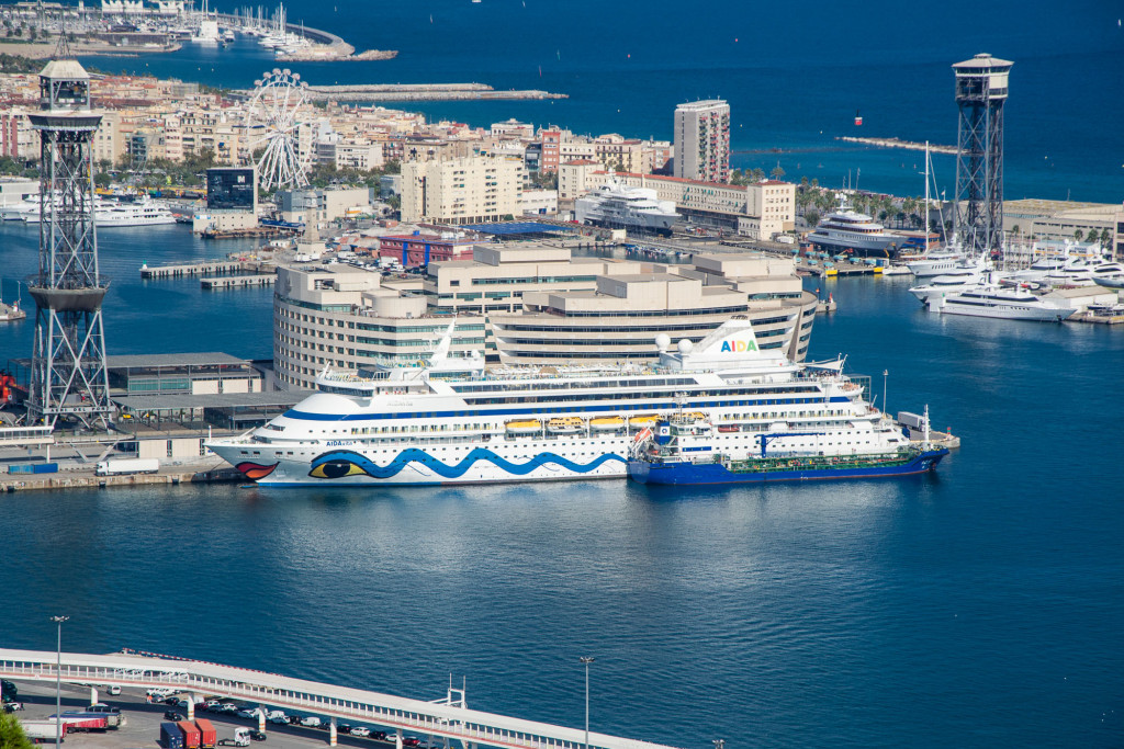 Aida im Hafen von Barcelona