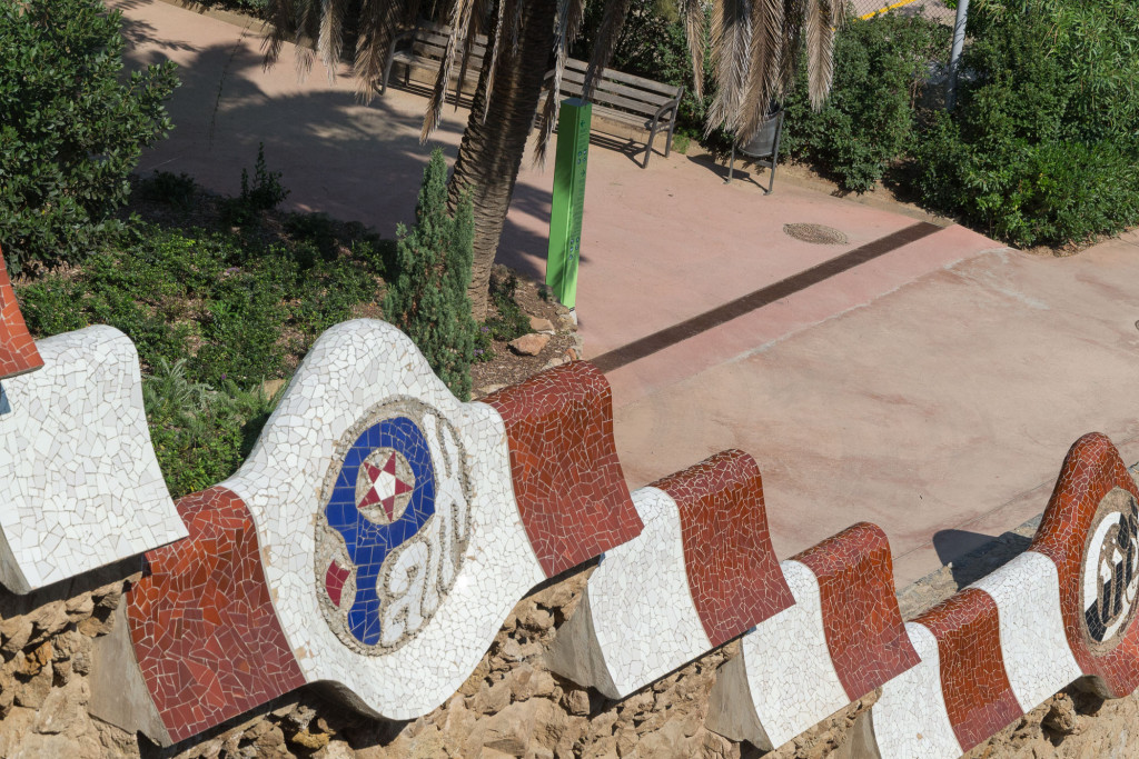 Park Güel - Eingang mit Mauer