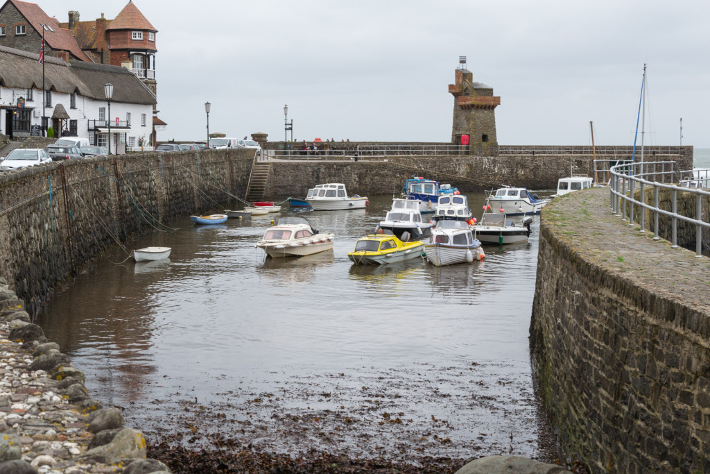 Das Wasser ist wieder da! - Boote in Lynmouth schwimmen wieder