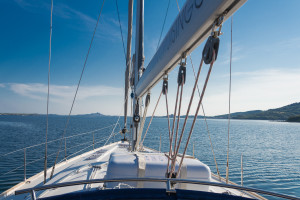 Blick über die Segelyacht