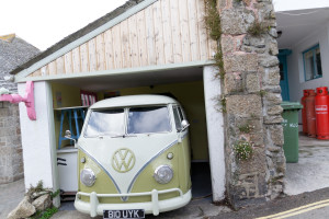 Alter VW Bus in Mousehole