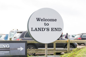 Schild: Wilkommen in Lands End