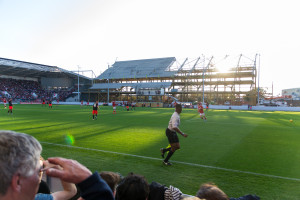Die Sonne blendet durch den Neubau - Stadion Bristol City FC