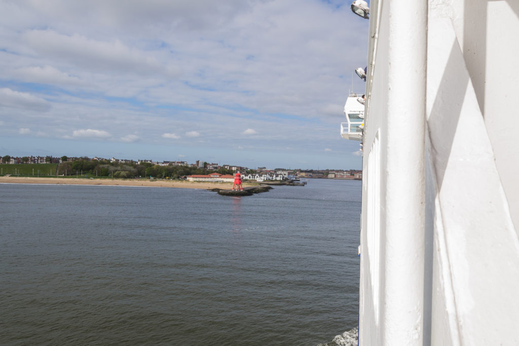 Wachturm in rot am Strand von South Shields