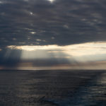 Noch einmal bricht die Sonne durch die Wolken auf der Nordsee