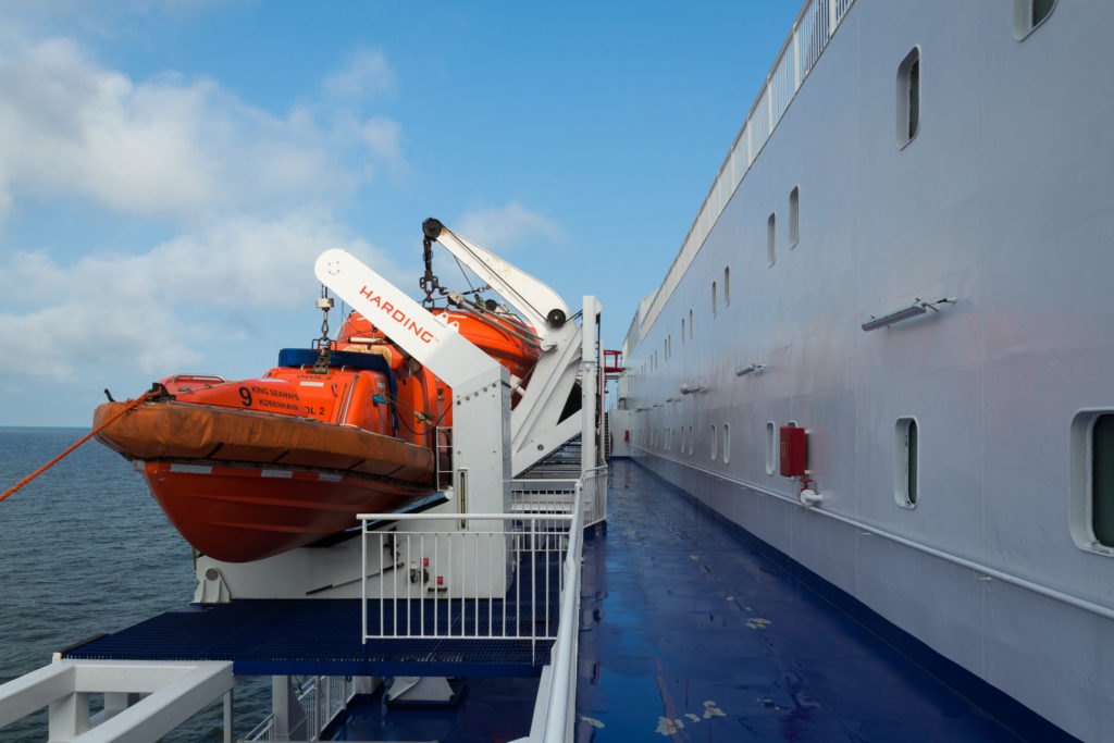 Blick über das Außendeck auf der King Seaways