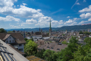 Blick von der Uniterrasse über Zürich