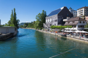 Bereit zum schwimmen im Limmat