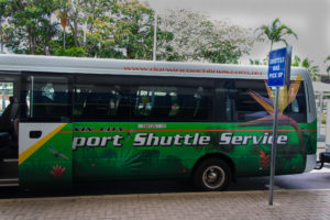 Weg nach Darwin mit dem Airport Shuttlebus