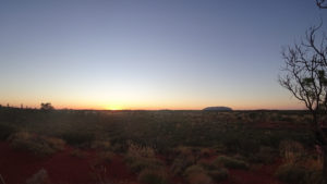 Die Sonne geht auf am Uluru