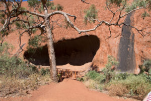 Aborigines Höhle am wichtigsten Berg Australiens