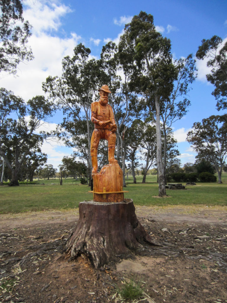 Woodlands Form - eine einzelne Statue