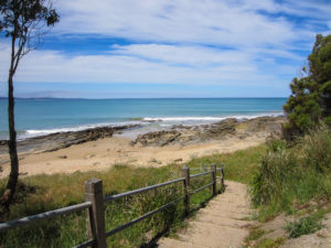 Steiniger Strand bei Lorne