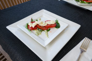 Leckeres Tomaten Mozzarella auf der Cruise