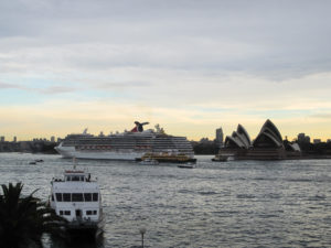 Carnival Spirit verlässt Sydney