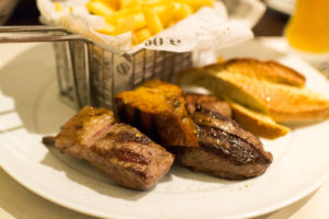 Leckeres Abendessen im Surf and Turf der Mein Schiff 3