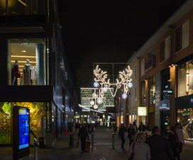 Bristols Weihnachtsbeleuchtung bei Nacht