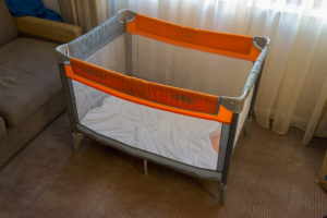 Mit Baby in Bristol - das Babybett im Hotel