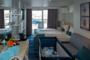 Unsere Balkonkabine mit Babybett auf der Mein Schiff 1